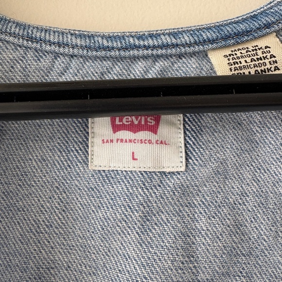 Levi's Blue Denim Cropped Vest with Double-Button Front - Picture 4 of 6